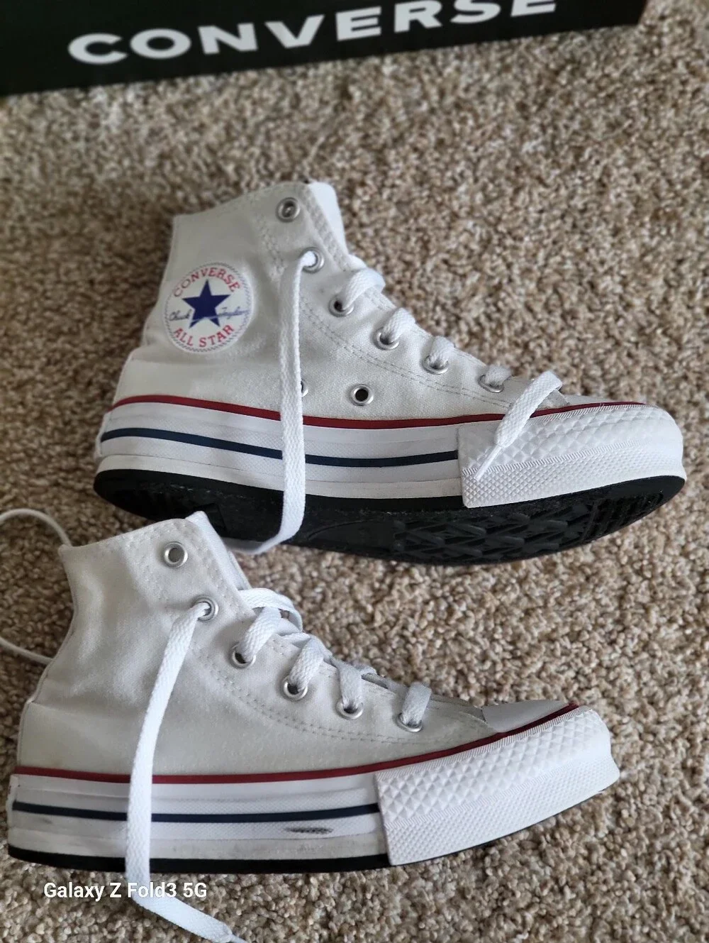 ♥️EUC♥️ Converse Girls White Platform High-Top Sneakers with Red & Black Trim